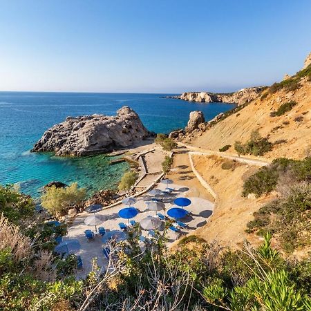 Castelia Bay Hotel Амоопи Екстериор снимка