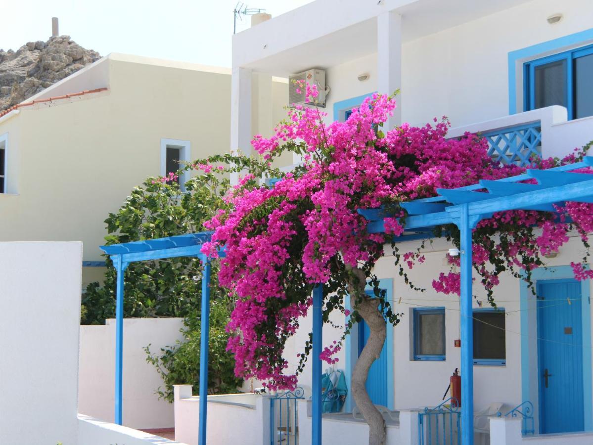 Castelia Bay Hotel Амоопи Екстериор снимка