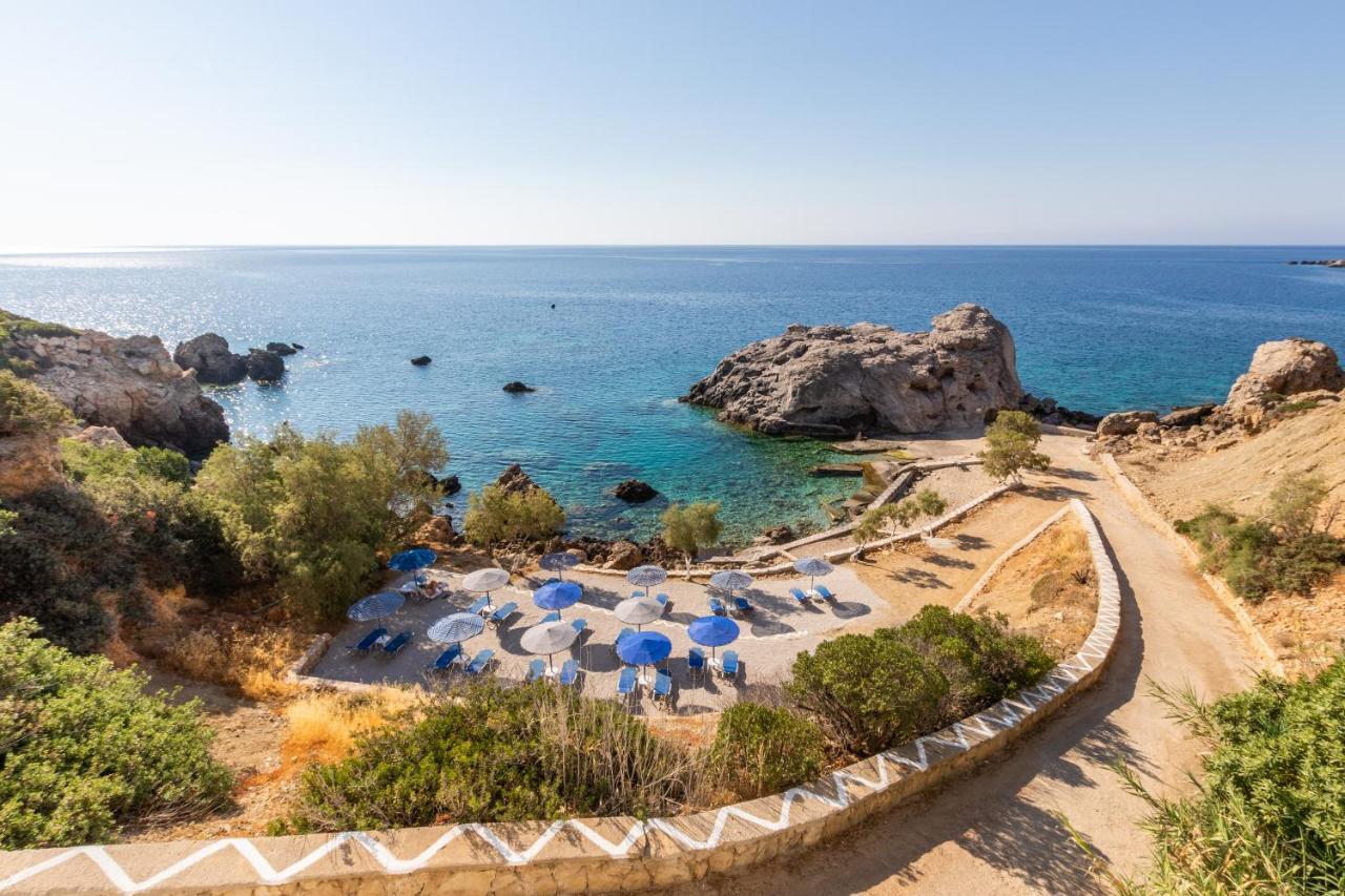 Castelia Bay Hotel Амоопи Екстериор снимка