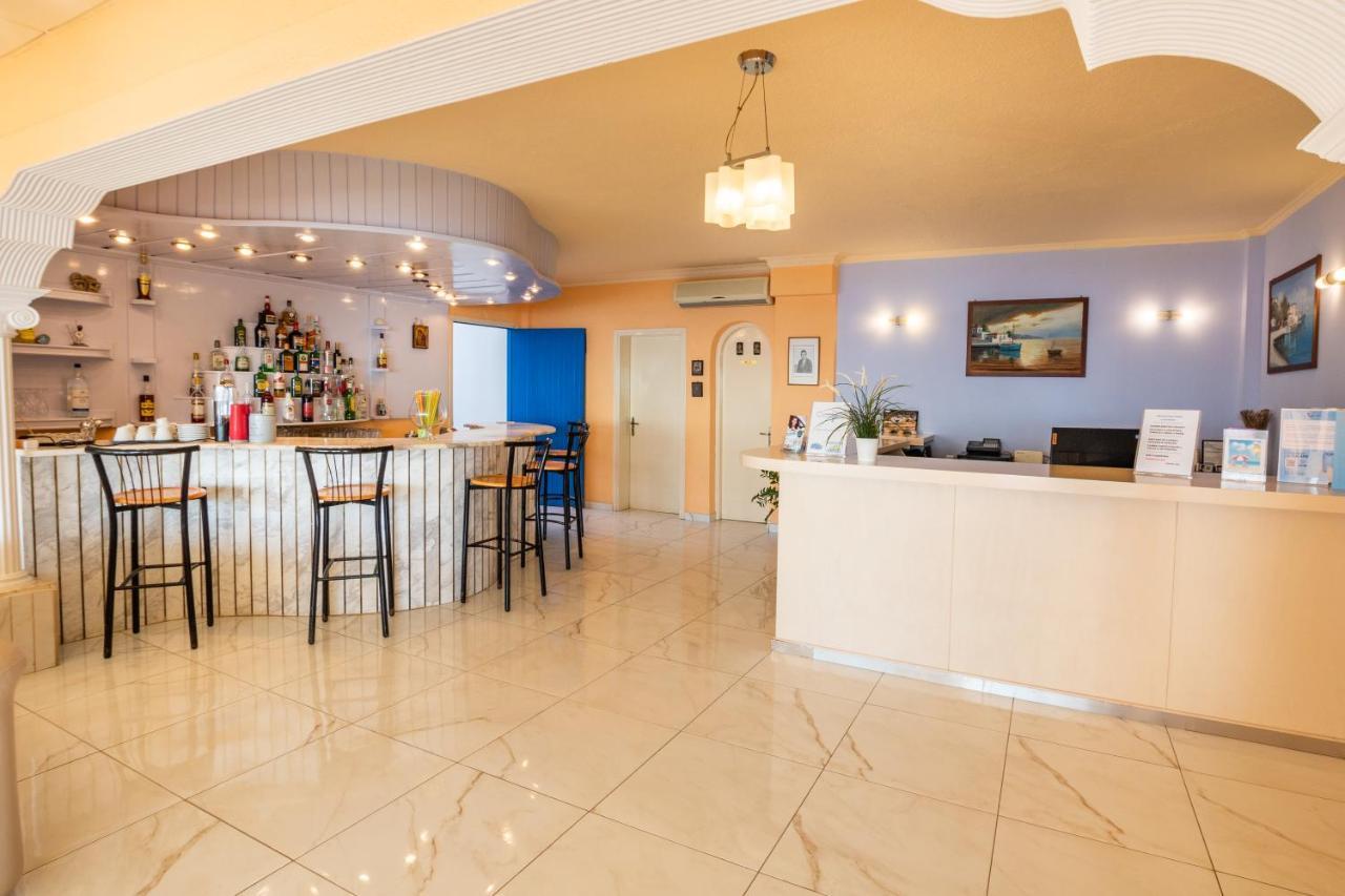 Castelia Bay Hotel Амоопи Екстериор снимка