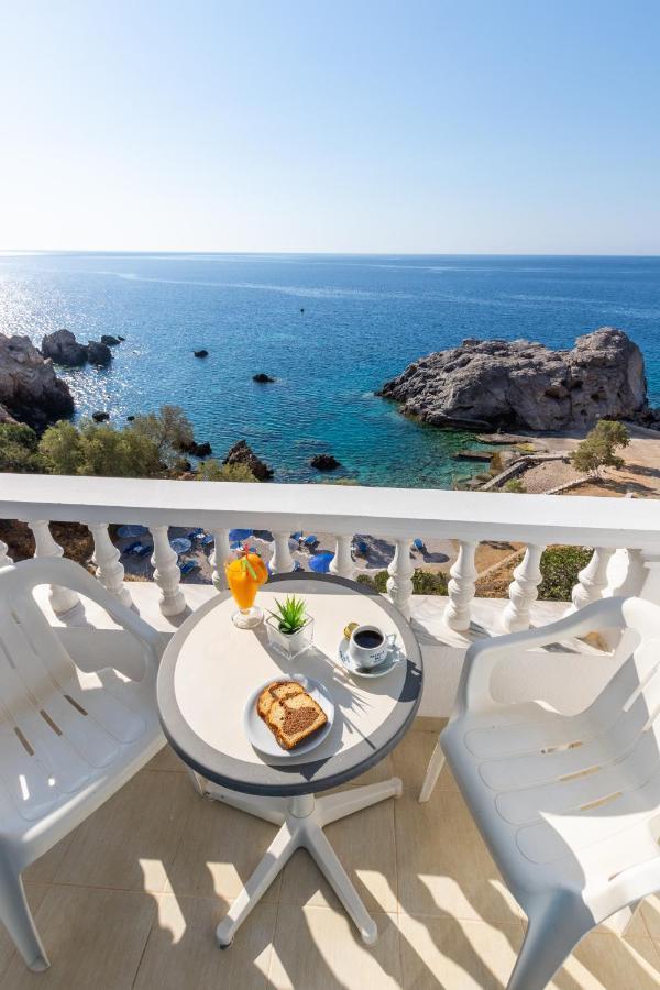 Castelia Bay Hotel Амоопи Екстериор снимка