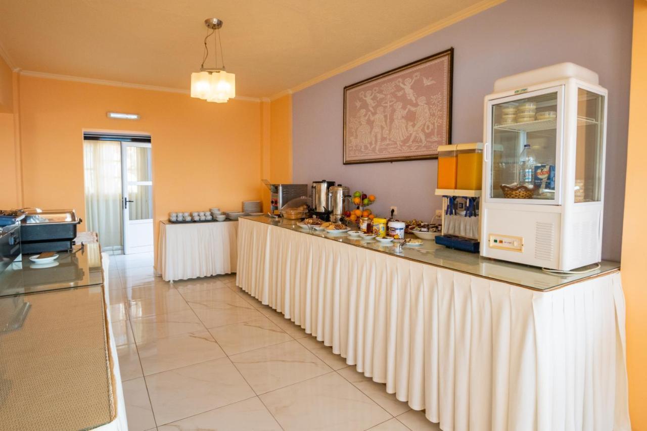 Castelia Bay Hotel Амоопи Екстериор снимка