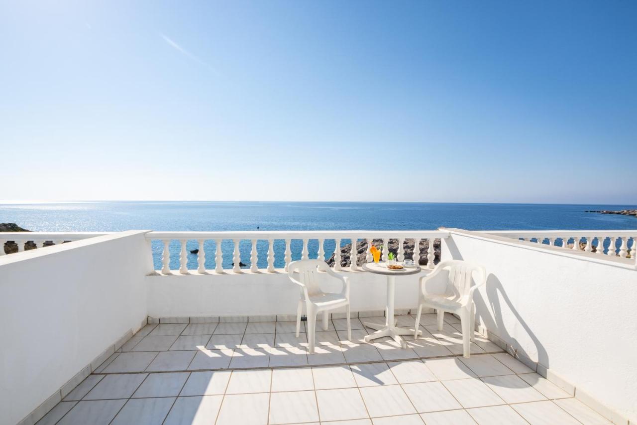Castelia Bay Hotel Амоопи Екстериор снимка
