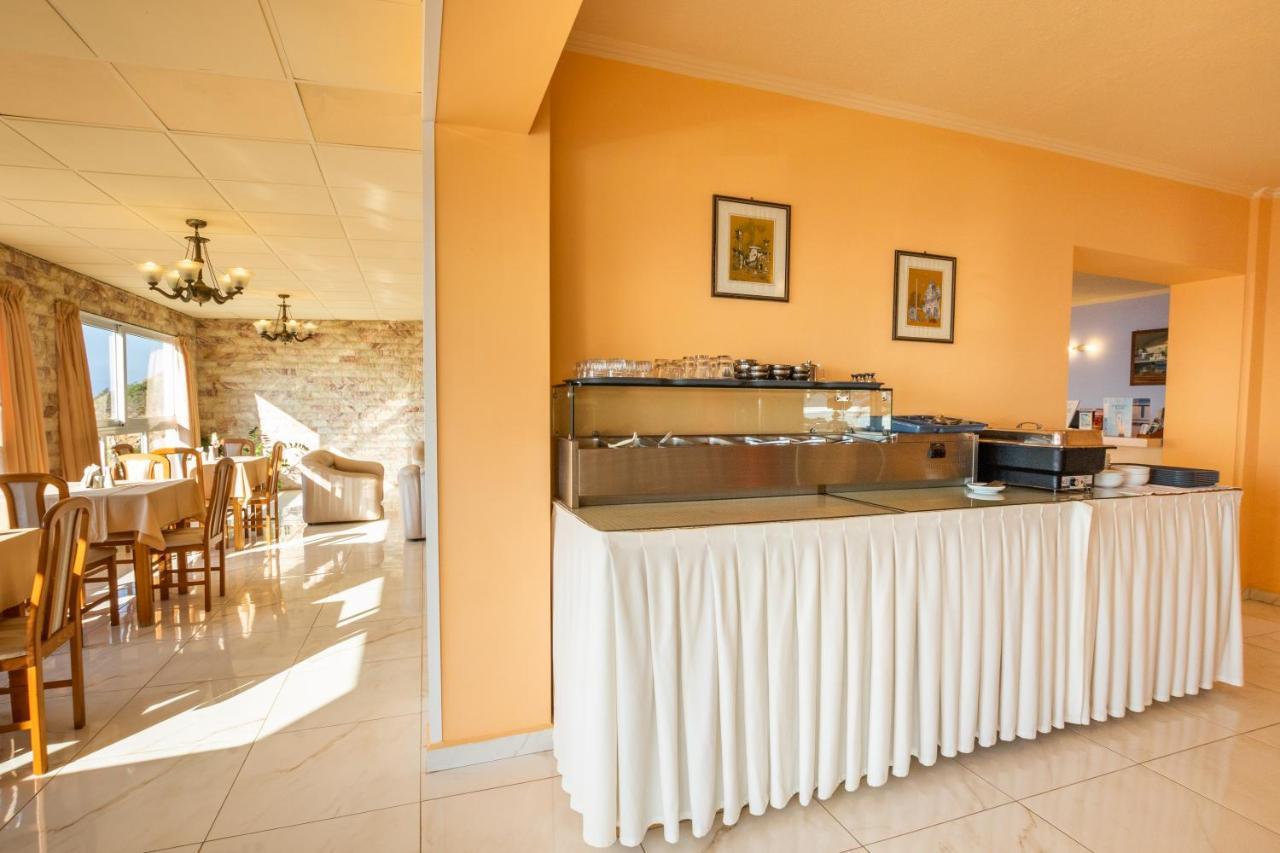Castelia Bay Hotel Амоопи Екстериор снимка