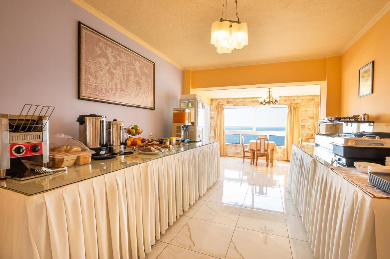 Castelia Bay Hotel Амоопи Екстериор снимка