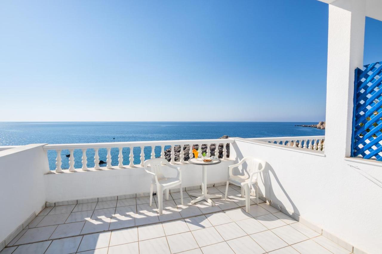 Castelia Bay Hotel Амоопи Екстериор снимка