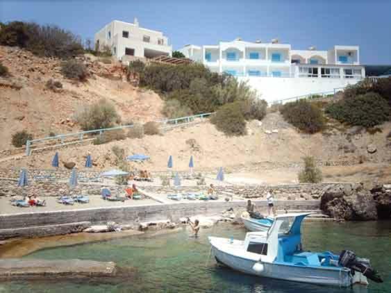 Castelia Bay Hotel Амоопи Екстериор снимка
