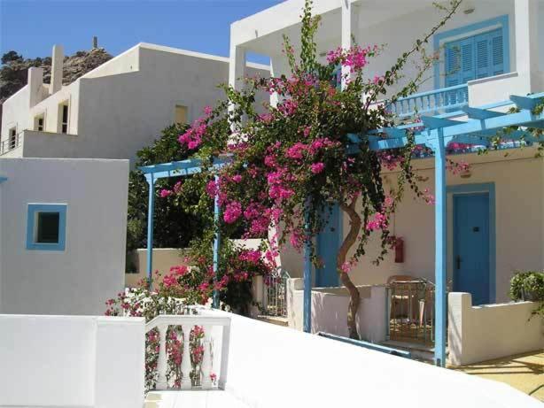 Castelia Bay Hotel Амоопи Екстериор снимка